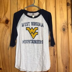 Three quarter length WVU shirt